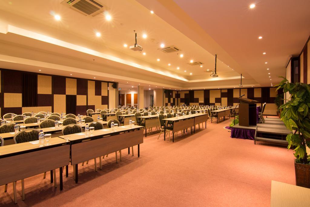 Kuta Central Park Hotel Dış mekan fotoğraf
