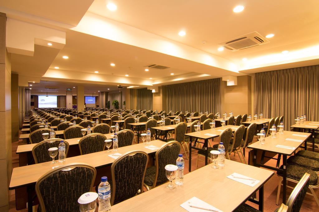 Kuta Central Park Hotel Dış mekan fotoğraf