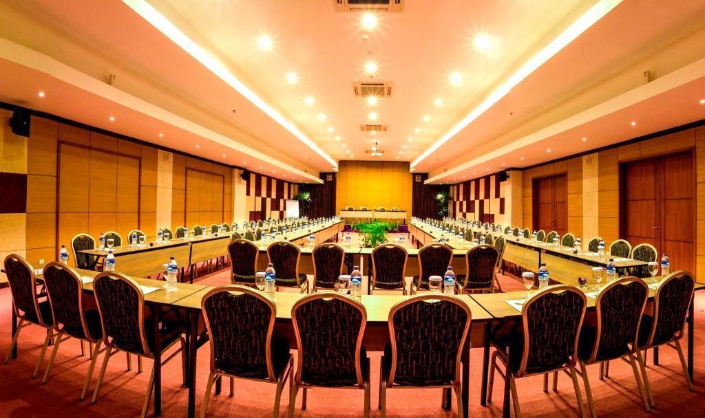 Kuta Central Park Hotel Dış mekan fotoğraf
